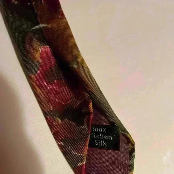 Set of Three Men’s neckties ranging from length 54”-56”.Chaps ,Halston & Sterlin - Picture 8 of 10